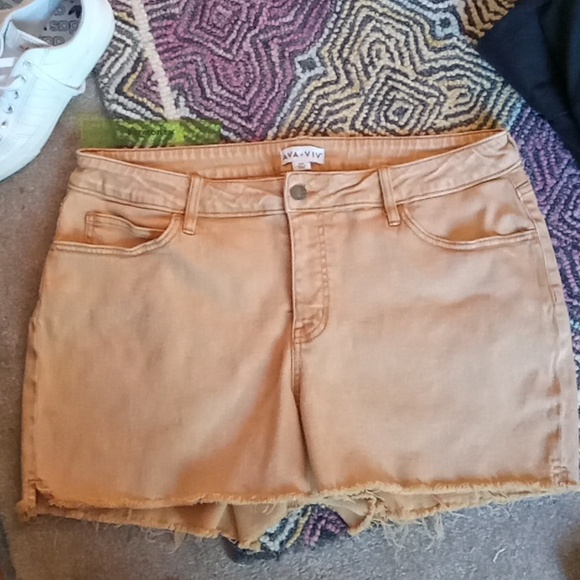 Ava & Viv Sand Mineral Wash Frayed Jean Shorts - Picture 1 of 5